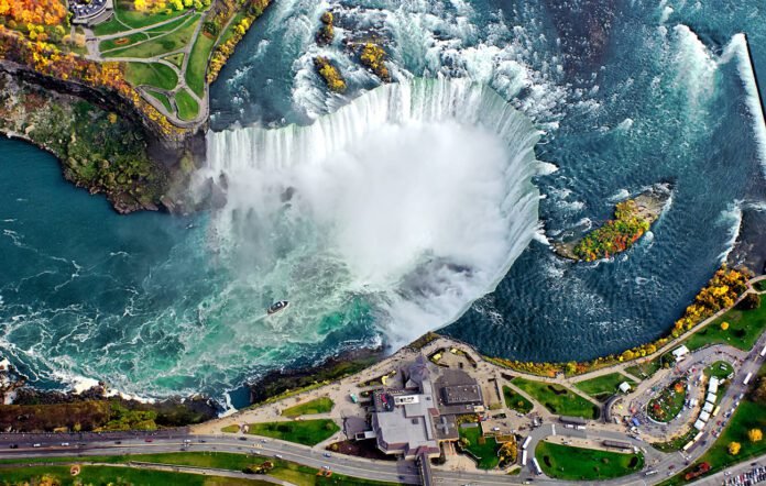 Niagara Falls USA & Canada Tourism.