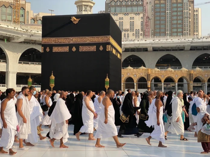 Umrah 2025, Book Your Trip Yourself, A Complete Travel Guide with New Global Update Travel’s. For More Information, Visit Our Official Website or Email us at globalupdate041@gmail.com.